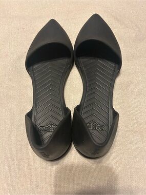 Native Audrey shoes size 8